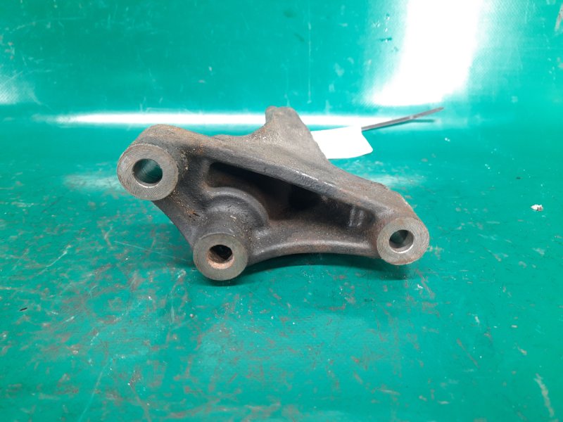 Кронштейн двигателя правый CAMRY 40 06-11 2008 Седан 2.4 2AZFE