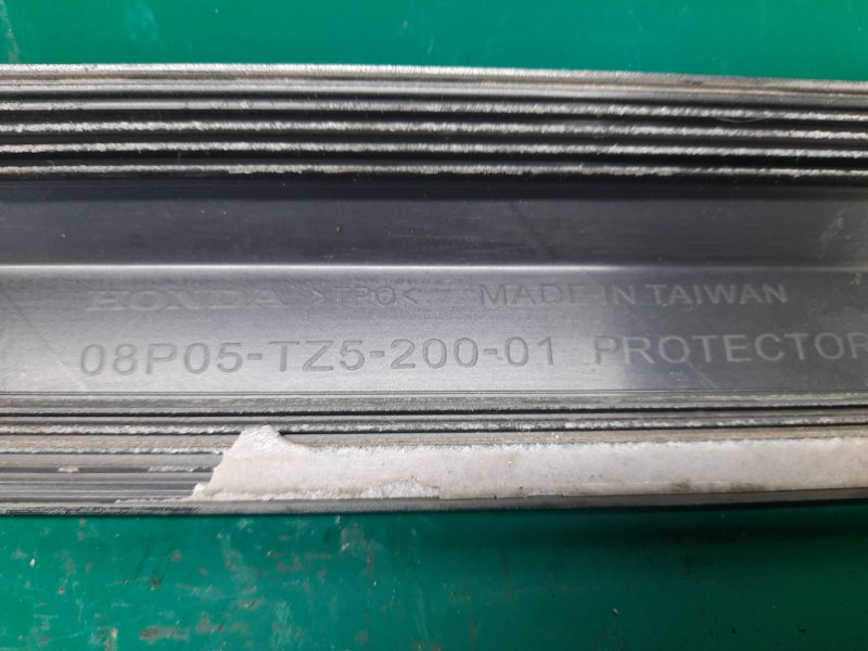 Молдинг двери передний правый MDX (YD2) 06-13 2009 Внедорожник 3.7 J37A1