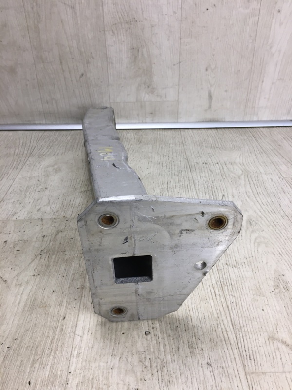 Кронштейн усилителя переднего бампера правый DART 12-16 2015 PF 2.4 ED8