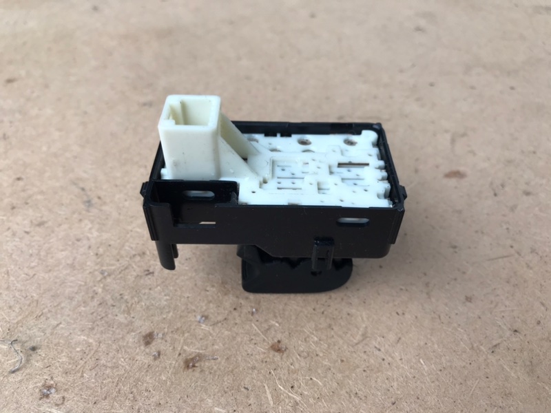 Кнопка стеклоподъемника TOYOTA SIENNA 11-16 Внедорожник 3.5