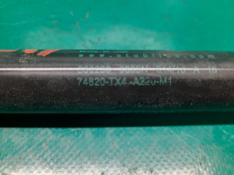 Амортизатор крышки багажника RDX 12-19 2017 Внедорожник 3.5 J35Z2 Амортизатор крышки багажника RDX 12-19 2017 Внедорожник 3.5 J35Z2