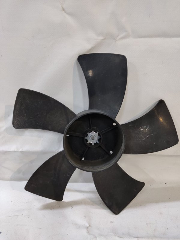 Крыльчатка вентилятора основного радиатора левая M35/M45 04-10 Крыльчатка вентилятора основного радиатора левая M35/M45 04-10