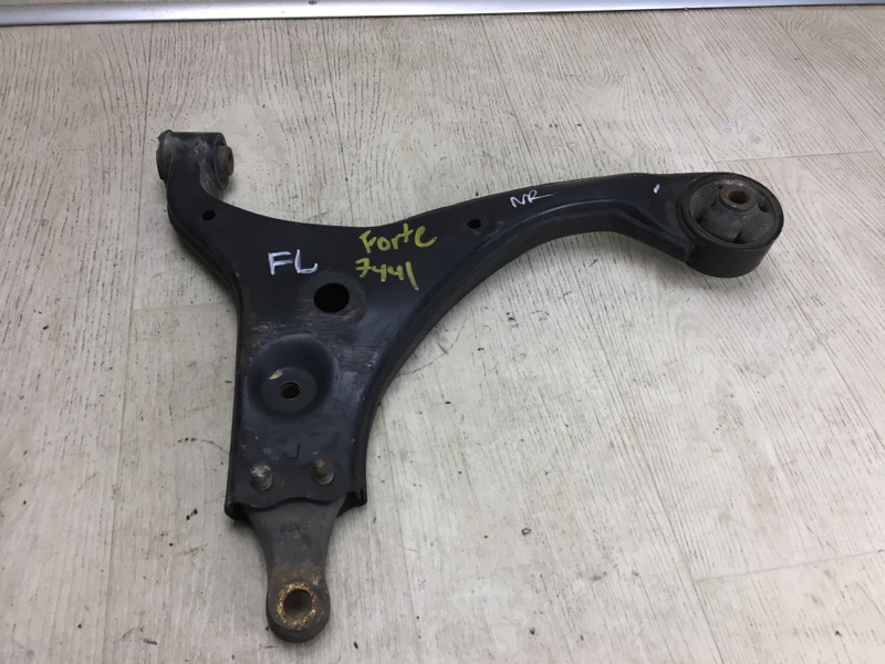 Рычаг передней подвески нижний левый KIA FORTE/CERATO TD 08-13 2009 TD 2.0 G4KD 54500-1M100 Б/У