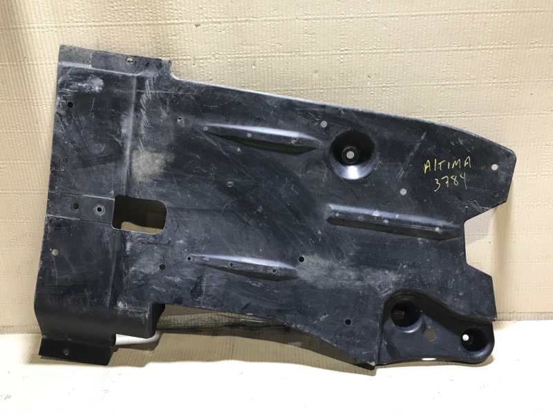 Защита днища задняя правая NISSAN ALTIMA L33 12-18 L33 2.5 Защита днища задняя правая NISSAN ALTIMA L33 12-18 L33 2.5