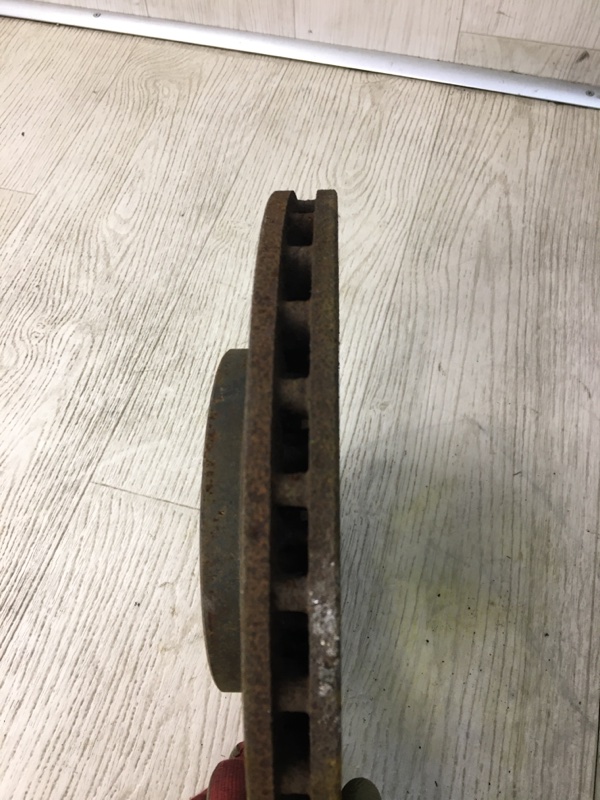 Тормозной диск передний FORD FOCUS 10-18 BK 2.0 XQDA