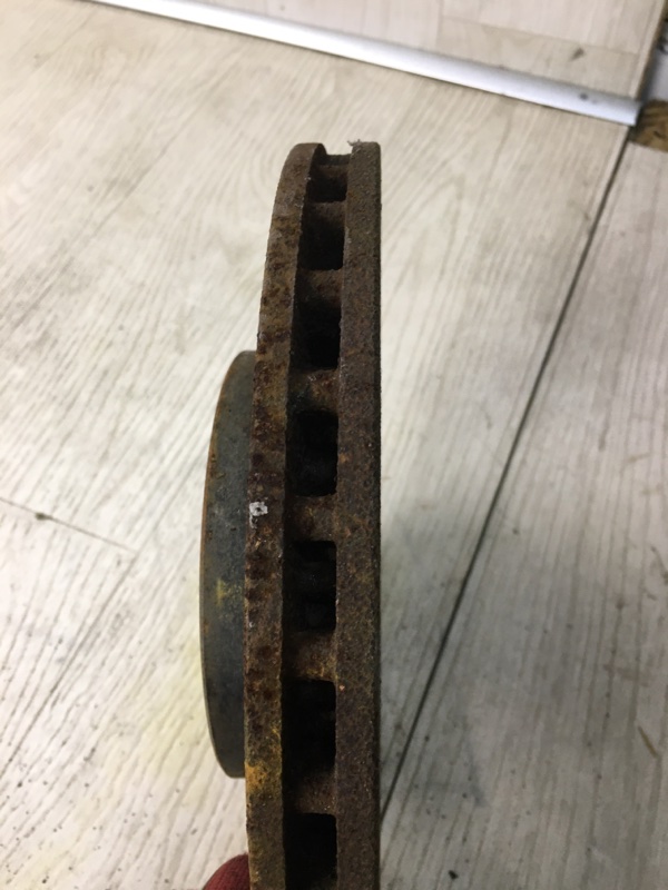 Тормозной диск передний FORD FOCUS 10-18 BK 2.0 XQDA