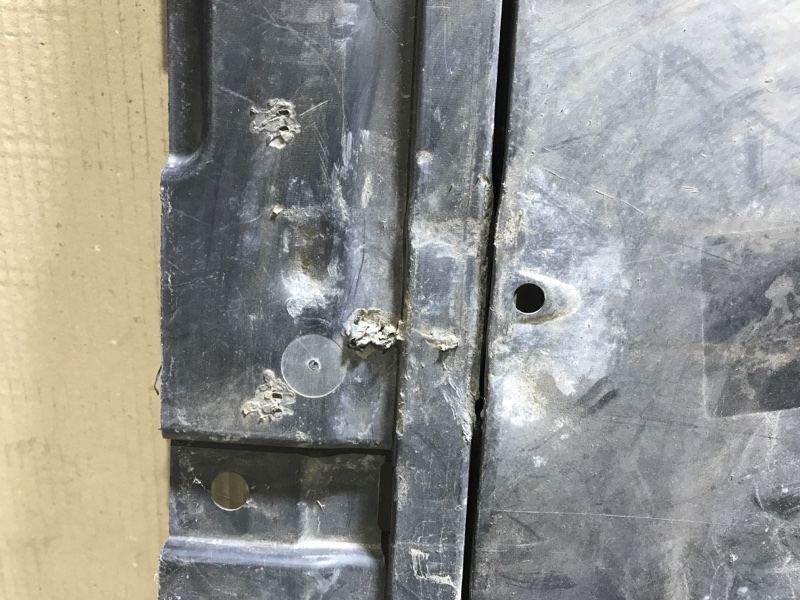 Защита днища передняя левая LS460 06-12 2006 Седан 4.6