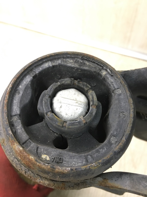 Рычаг передней подвески нижний левый FOCUS 10-18 2013 BK 2.0 XQDA