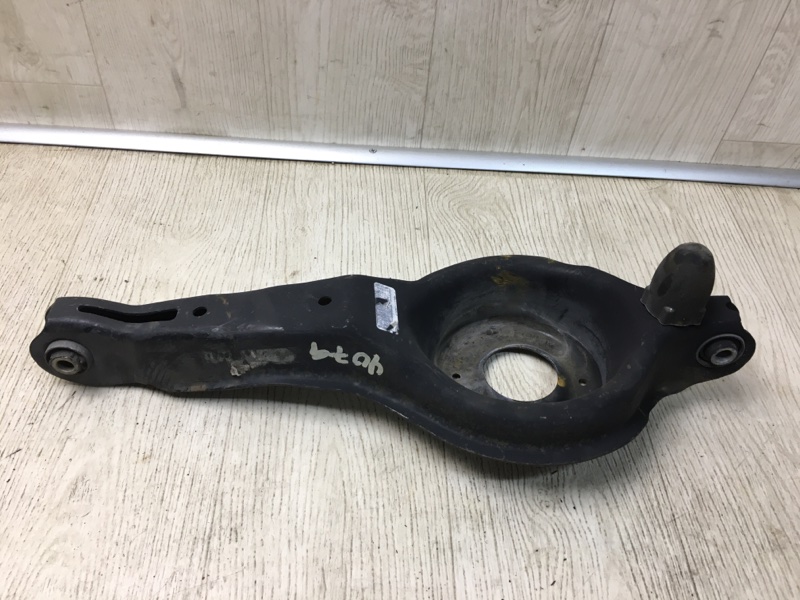 Запчасть рычаг задней подвески поперечный нижний FORD FOCUS 10-18 2013 BK 2.0 XQDA BV6Z-5500-C Б/У Рычаг задней подвески поперечный нижний FORD FOCUS 10-18 2013 BK 2.0 XQDA BV6Z-5500-C Б/У