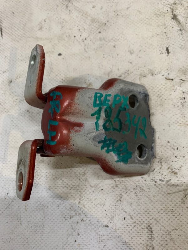 Петля двери верхняя передняя левая SUZUKI SX4 06-13 2008 Хетчбек 2.0 69320-63J00 Б/У