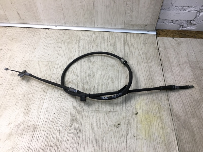 Запчасть трос стояночного тормоза задний правый KIA OPTIMA JF 15-20 2016 JF 2.4 G4KJ 59770-C1000 Б/У Трос стояночного тормоза задний правый KIA OPTIMA JF 15-20 2016 JF 2.4 G4KJ 59770-C1000 Б/У