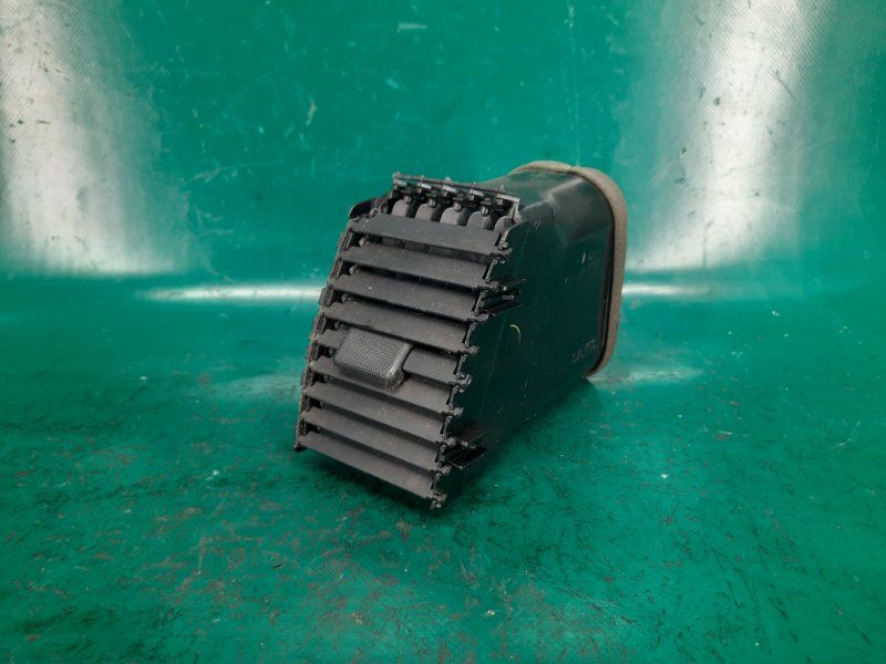 Дефлектор воздушный правый TOYOTA CAMRY 30 02-06 2005 Седан 2.4 2AZFE 55670-AA030-E0 Б/У