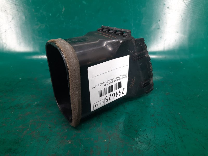 Дефлектор воздушный правый CAMRY 30 02-06 2005 Седан 2.4 2AZFE