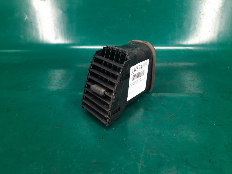 Дефлектор воздушный левый TOYOTA CAMRY 30 02-06 Седан 2.4 2AZFE Дефлектор воздушный левый TOYOTA CAMRY 30 02-06 Седан 2.4 2AZFE