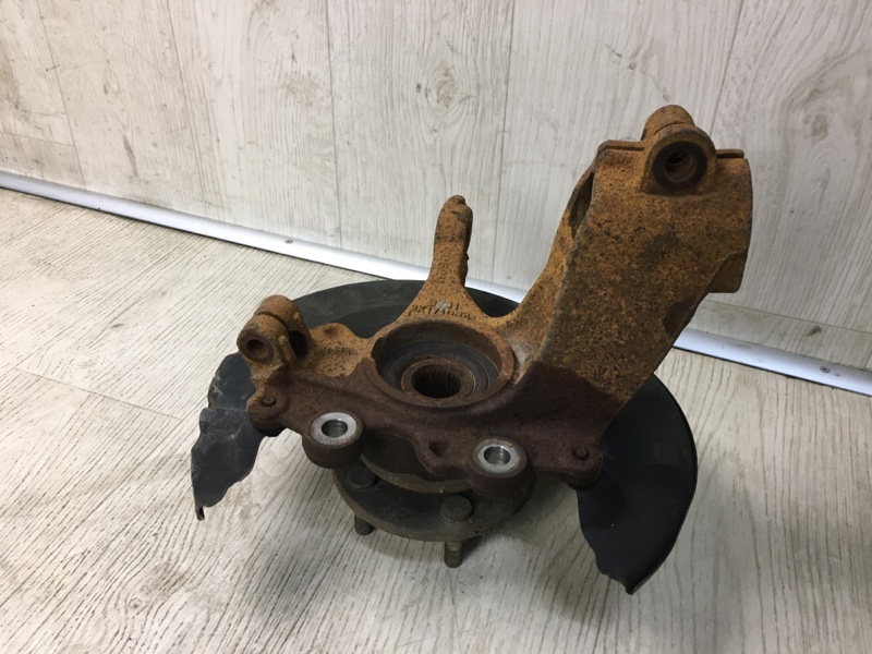 Кулак поворотный передний левый FORD FOCUS 10-18 2014 BK 2.0 XQDA BV6Z-3K186-D Б/У