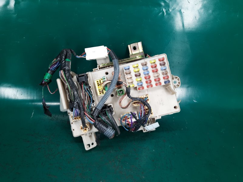 Блок предохранителей салон TOYOTA CAMRY 30 02-06 2005 Седан 2.4 2AZFE 82730-06150 Б/У