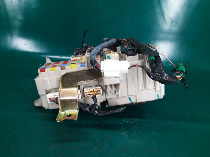 Блок предохранителей салон CAMRY 30 02-06 2005 Седан 2.4 2AZFE