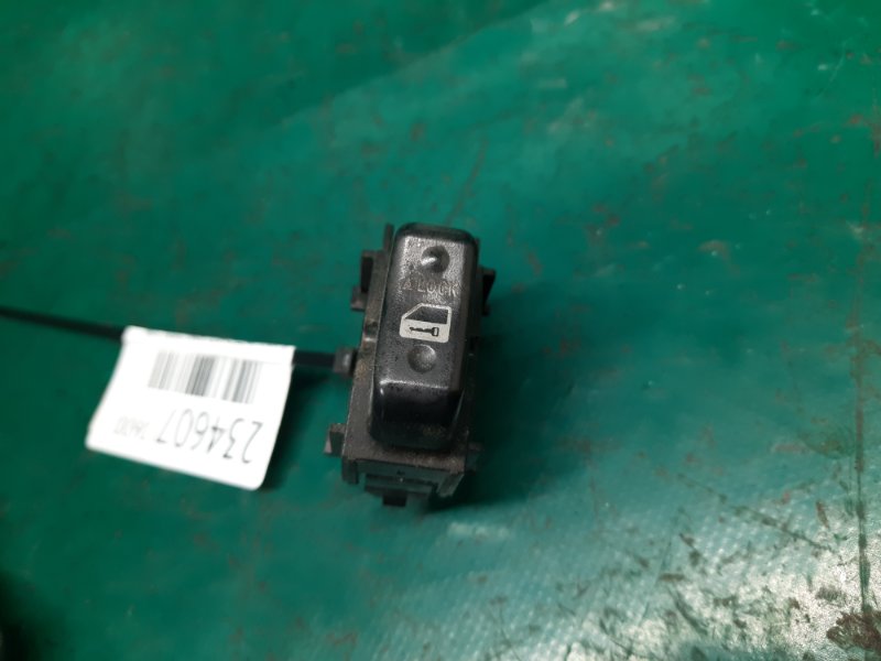 Кнопка центрального замка передняя правая CAMRY 30 02-06 2005 Седан 2.4 2AZFE