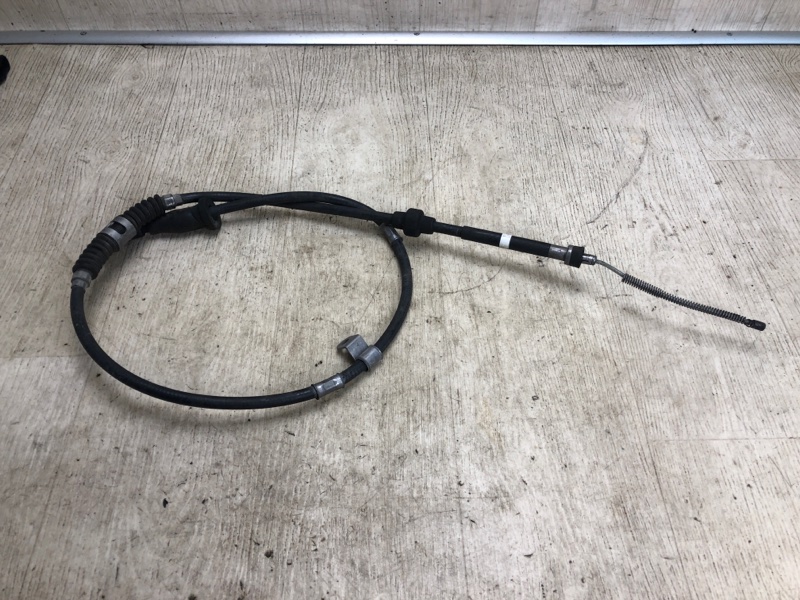 Запчасть трос стояночного тормоза правый JEEP COMPASS 06-16 2014 MK49 2.0 ECN 4877012AB Б/У Трос стояночного тормоза правый JEEP COMPASS 06-16 2014 MK49 2.0 ECN 4877012AB Б/У