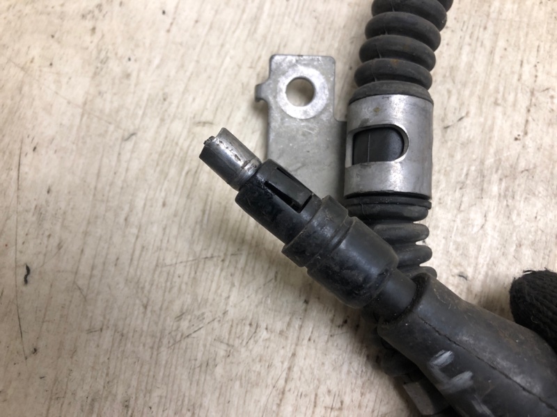 Трос стояночного тормоза правый JEEP COMPASS 06-16 MK49 2.0 ECN Трос стояночного тормоза правый JEEP COMPASS 06-16 MK49 2.0 ECN