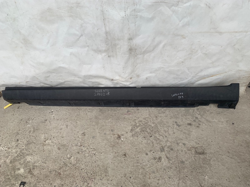 Накладка порога наружная левая KIA SORENTO XM 09-14 2012 Внедорожник 2.4 87751-2P000 Б/У