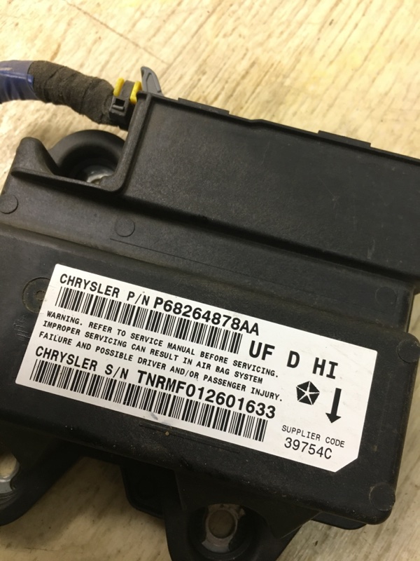 Блок управления AIRBAG 200 14-16 2016 UF 2.4 ED6