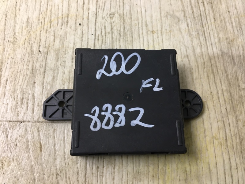 Блок управления дверей передний левый CHRYSLER 200 14-16 2016 UF 2.4 ED6 68111321AG Б/У