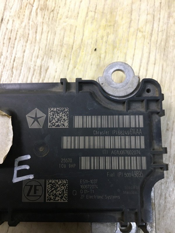 Блок управления АКПП 200 14-16 2016 UF 2.4 ED6