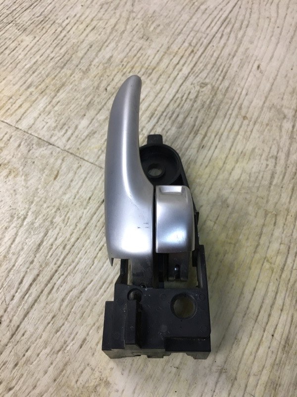 Ручка двери внутренняя передняя правая 200 14-16 2016 UF 2.4 ED6