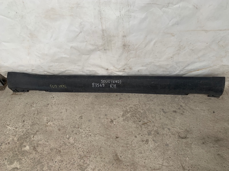 Запчасть накладка порога наружная правая KIA SOUL PS 13-19 PS 87754-B2000 Б/У Накладка порога наружная правая KIA SOUL PS 13-19 PS 87754-B2000 Б/У