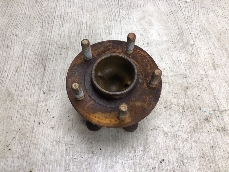 Ступица задняя FORD ESCAPE 12-19 CV6Z-1104-F Б/У