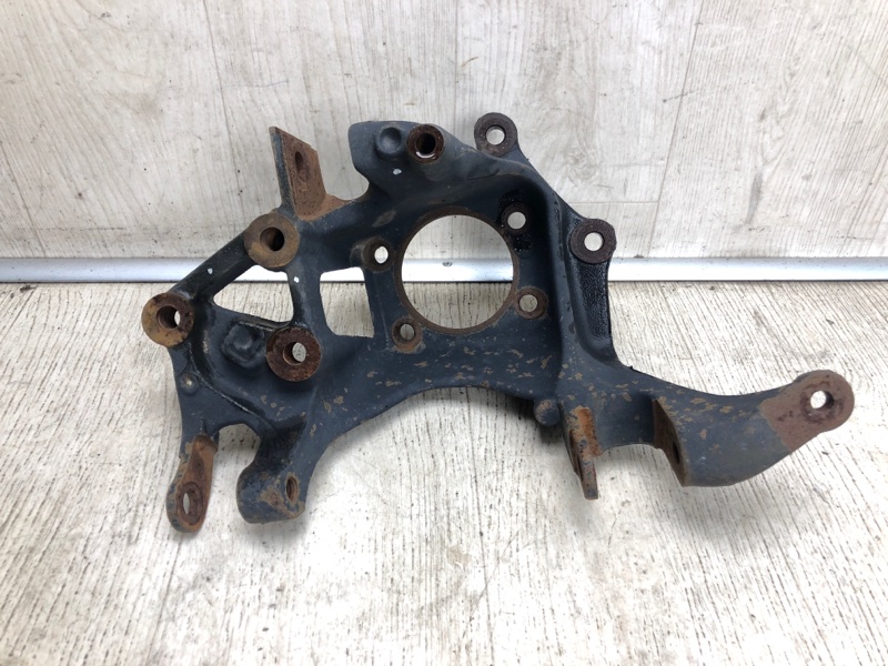 Запчасть цапфа задняя правая FORD ESCAPE 12-19 CV6Z-5A968-F Б/У Цапфа задняя правая FORD ESCAPE 12-19 CV6Z-5A968-F Б/У