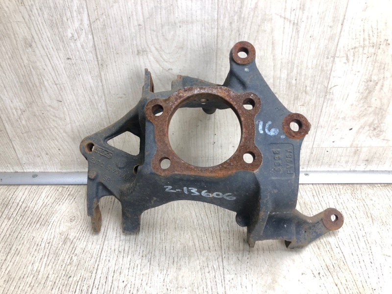 Запчасть цапфа задняя левая FORD ESCAPE 12-19 CV6Z-5A969-G Б/У Цапфа задняя левая FORD ESCAPE 12-19 CV6Z-5A969-G Б/У