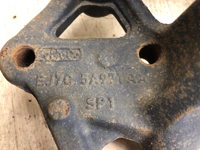 Цапфа задняя левая ESCAPE 12-19 Цапфа задняя левая ESCAPE 12-19