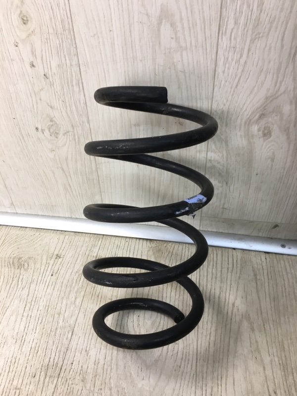 Пружина передней подвески правая CHEROKEE 14- 2017 KL 2.4 ED6