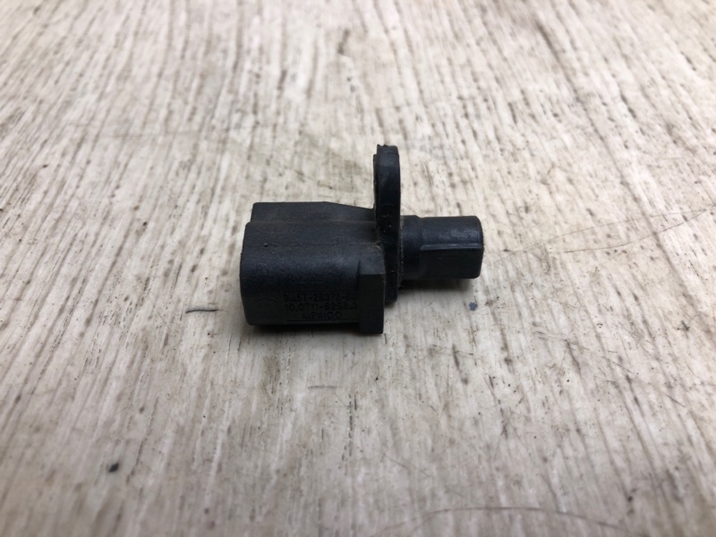 Датчик ABS задний FORD ESCAPE 12-19 HV6Z-2C190-A Б/У