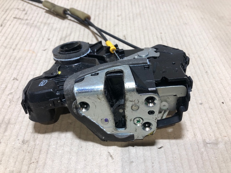Запчасть замок двери передний левый TOYOTA SIENNA 11-16 2012 GSL30 3.5 2GR-FE 69040-0C050 Б/У Замок двери передний левый TOYOTA SIENNA 11-16 2012 GSL30 3.5 2GR-FE 69040-0C050 Б/У