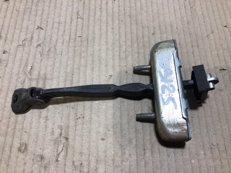 Запчасть ограничитель двери TOYOTA RAV4 05-12 68650-42070 Б/У Ограничитель двери TOYOTA RAV4 05-12 68650-42070 Б/У