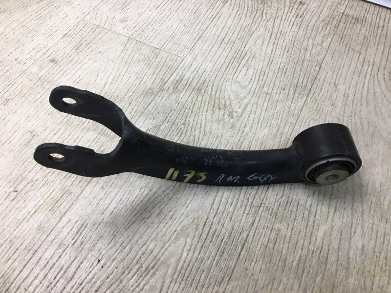 Запчасть рычаг задней подвески поперечный верхний JEEP CHEROKEE 14- 2017 KL 2.4 ED6 68207620AA Б/У Рычаг задней подвески поперечный верхний JEEP CHEROKEE 14- 2017 KL 2.4 ED6 68207620AA Б/У