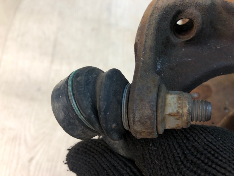 Цапфа задняя левая ESCAPE 12-19 2012 TM2 2.0 HDTX Цапфа задняя левая ESCAPE 12-19 2012 TM2 2.0 HDTX