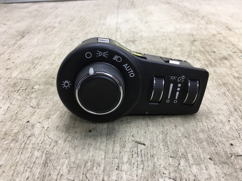 Блок управления освещением CHRYSLER 200 14-16 2016 UF 2.4 ED6 68156005AC Б/У