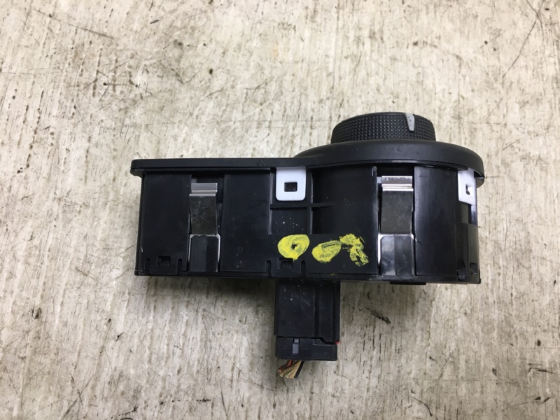 Блок управления освещением CHRYSLER 200 14-16 UF 2.4 ED6