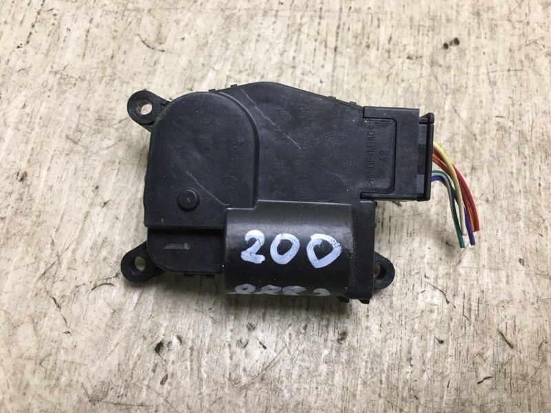 Моторчик заслонки печки 200 14-16 2016 UF 2.4 ED6