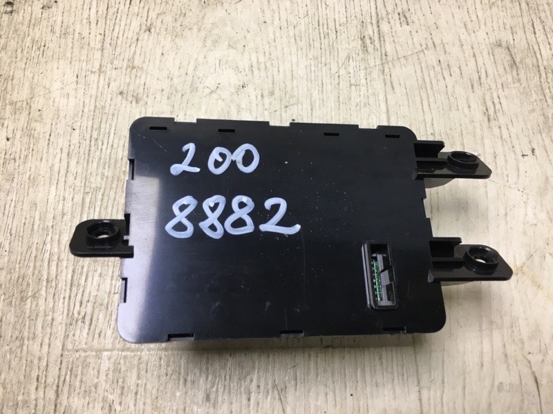 Блок комфорта CHRYSLER 200 14-16 UF 2.4 ED6