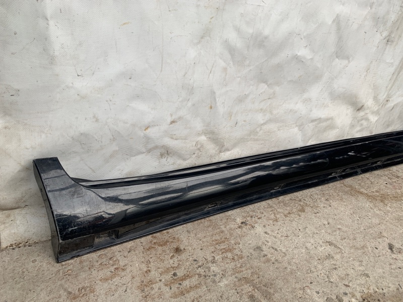 Накладка порога наружная правая LAND CRUISER 200 08-21