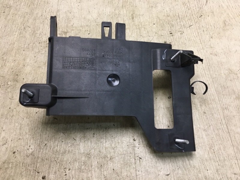 Кронштейн CHRYSLER 200 14-16 UF 2.4 ED6