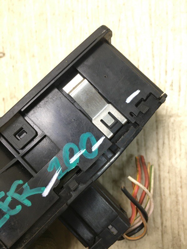 Блок управления освещением CHEROKEE 14- Блок управления освещением CHEROKEE 14-