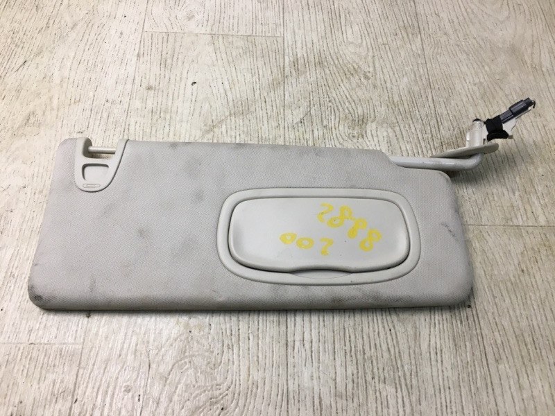 Запчасть козырек солнцезащитный правый CHRYSLER 200 14-16 2016 UF 2.4 ED6 1UX30ML2AG Б/У Козырек солнцезащитный правый CHRYSLER 200 14-16 2016 UF 2.4 ED6 1UX30ML2AG Б/У