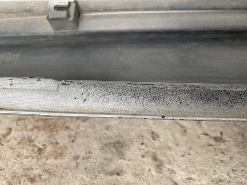 Накладка порога наружная правая LAND CRUISER 200 08-21