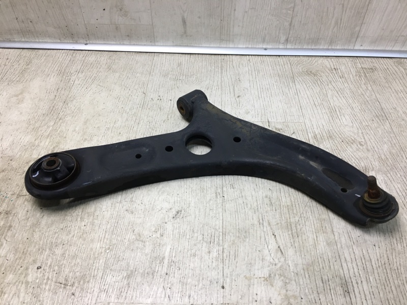 Рычаг передней подвески нижний правый KIA FORTE YD 12- 2013 YD 1.8 G4NB 54501-A7000 Б/У